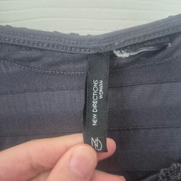 New Directions Black and Gray Grunge Boho Fairy Ruffle Tank Top No Size - Picture 3 of 3